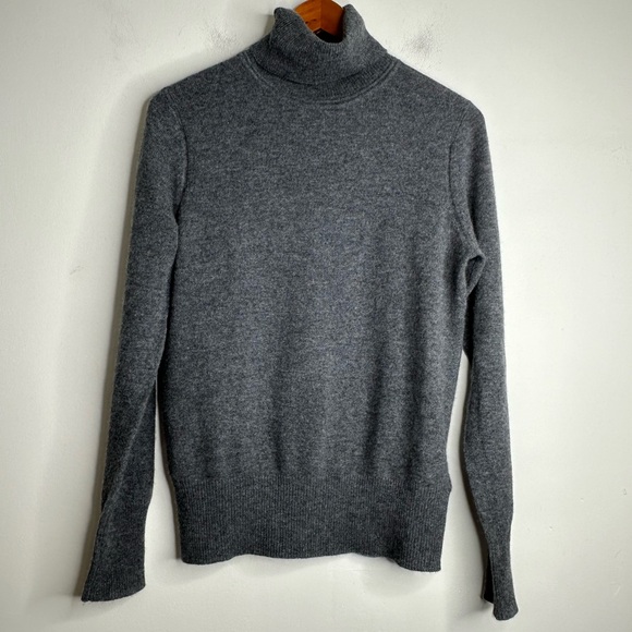 Equipment Sweaters - EQUIPMENT Femme Delafine Turtleneck Cashmere Sweater Size Medium